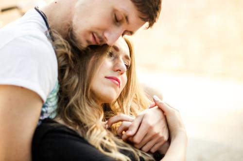 Lovearoundme 6 Ways To Hug A Guy Romantically 