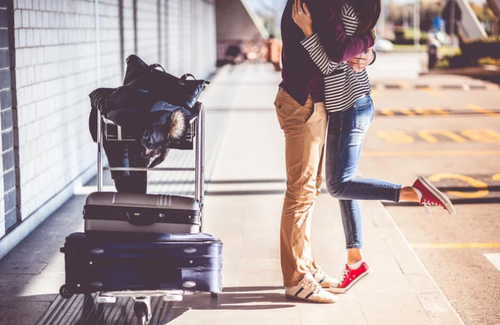 Lovearoundme - 9 Reasons Why Long-Distance Relationships Are Hard